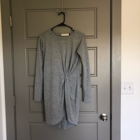 Cute boutique sweater dress - Picture 4 of 6
